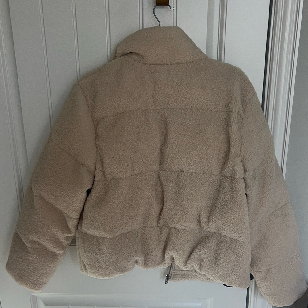 NWT! Universal Thread Cream Sherpa Puffer Jacket Sz M Super soft! - Picture 9 of 12